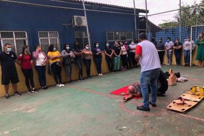 Funcionários da Unidade de Acolhimento Futuro Feliz recebem capacitação de primeiros socorros