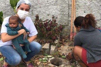Em Quissamã, projeto distribui mudas de árvores às mães de recém-nascidos