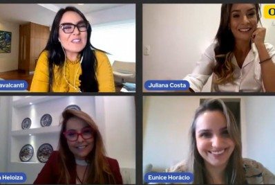 Mulherões de fluir o trânsito