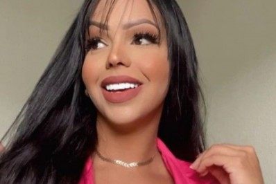 Cantor ironiza imagem de sexo oral envolvendo ex-mulher e Web debocha de órgão genital de ex-jogador do Corinthians