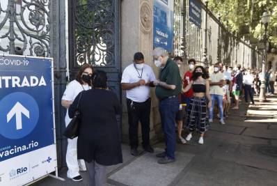 Cariocas com vacinação atrasada poderão escolher qual vacina tomar em 'mega repescagem' neste sábado