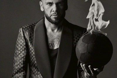 Daniel Alves comunica que ficará sem clube até o fim do ano e destaca: 'Não é sobre dinheiro'