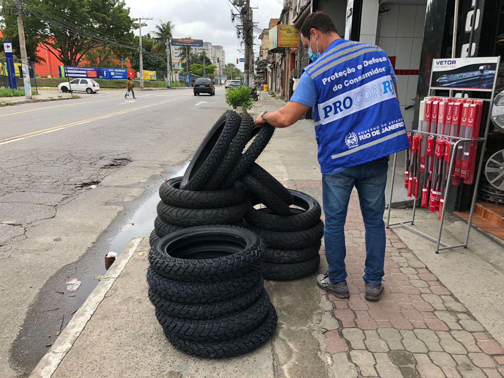 Procon-RJ interdita doze instaladoras de gás natural veicular - Divulgação