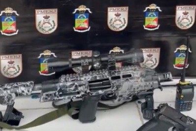 Três suspeitos ficam feridos e são presos após troca de tiros com policiais militares