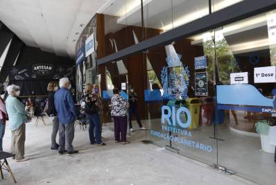 Covid-19: Rio encerra vacinação por faixa etária neste sábado