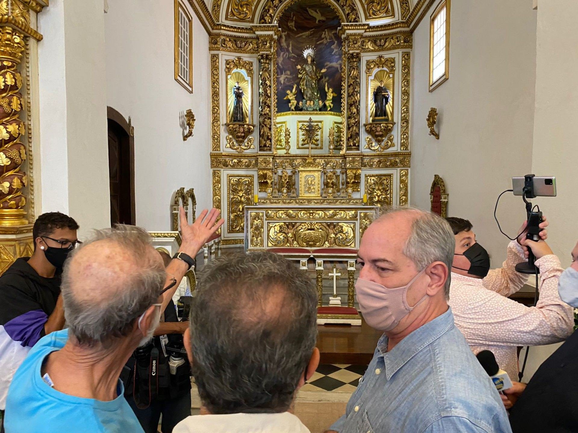 Em Cabo Frio Ciro Gomes diz duvidar que Bolsonaro termine o