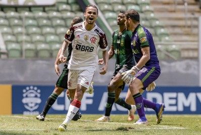 Um dos poucos a se salvar, Michael lamenta empate do Flamengo