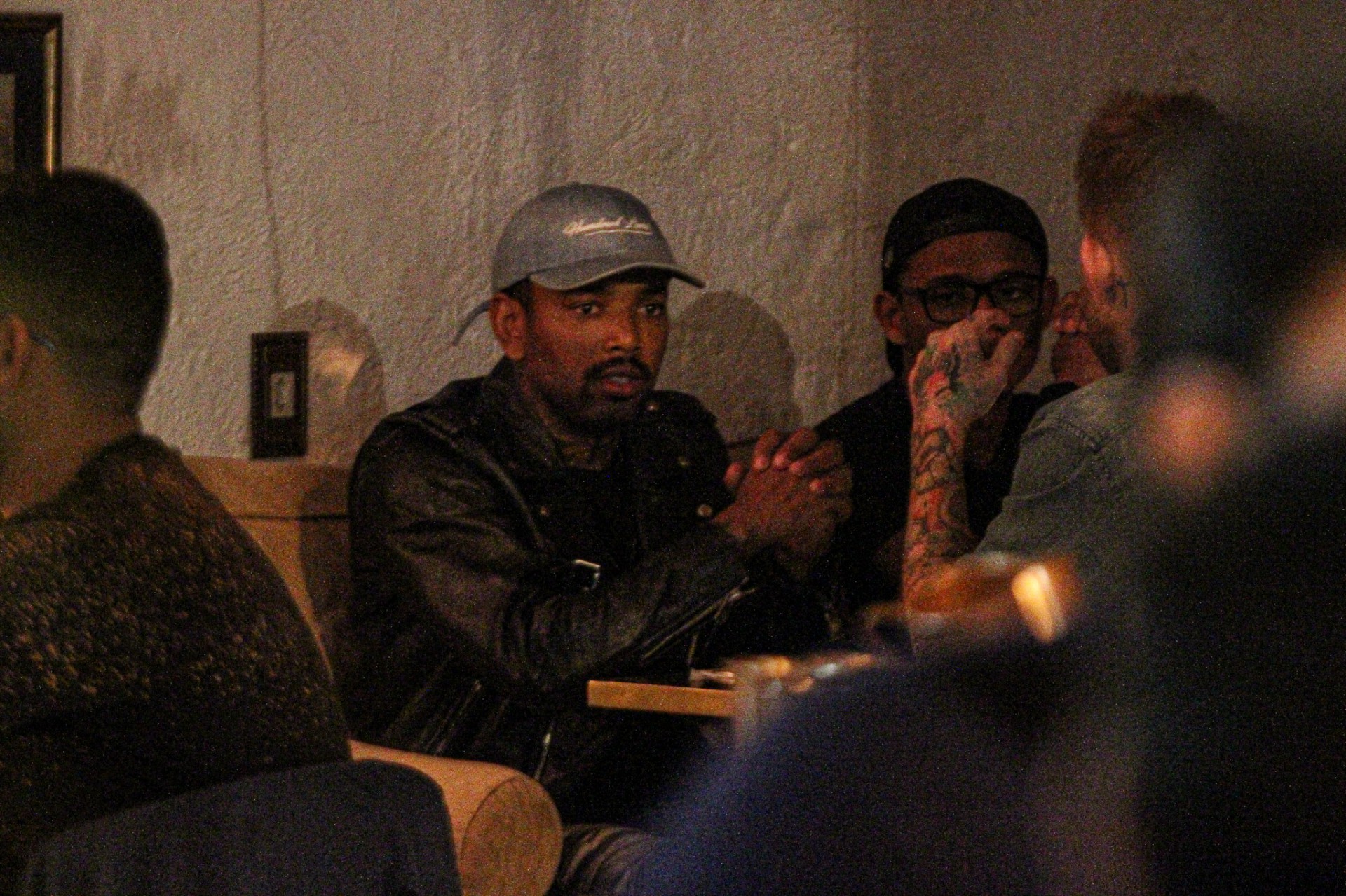 Após ser expulso de 'A Fazenda', Nego do Borel vai a barzinho com amigos na noite deste domingo - Ag. News