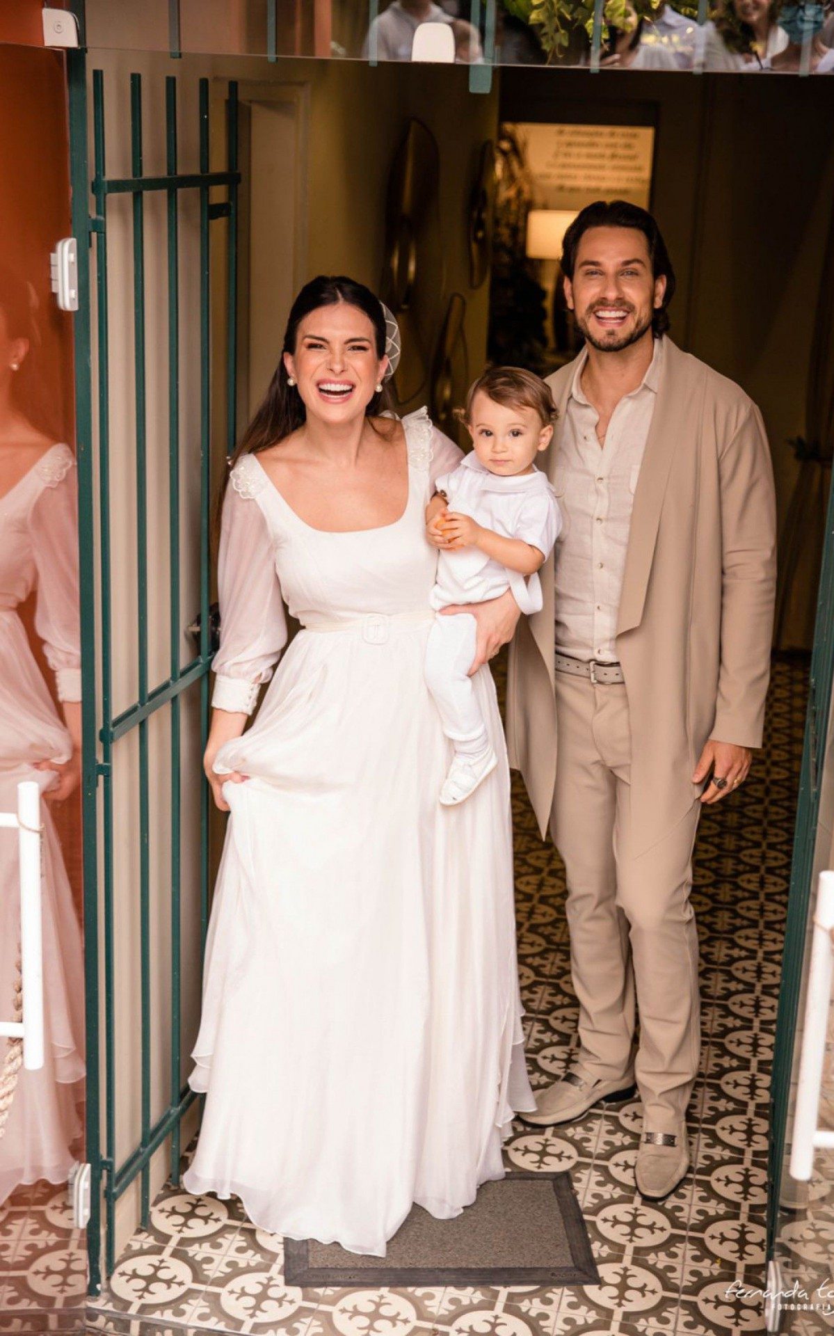 Elieser Ambrosio e Kamilla Salgado batizam o filho, Bento