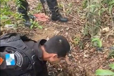 PM localiza esconderijo de drogas na Comunidade do Castelar, em Belford Roxo