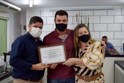 Câmara de Porto Real homenageia comerciantes locais