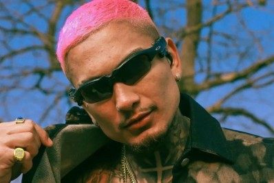 Dynho divide cama com Sthe e Mileide em 'A Fazenda'