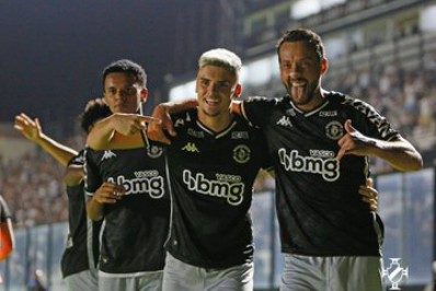 Após nova vitória, Vasco aumenta ainda mais as chances matemáticas de voltar à Série A