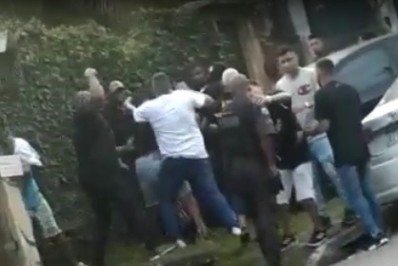 Saída de show tem pancadaria e armas apontadas em Duque de Caxias