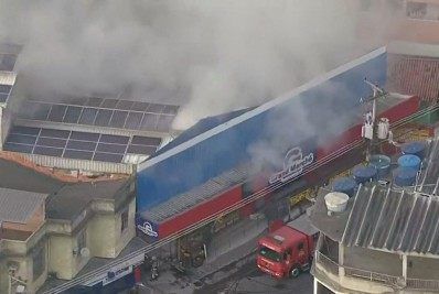 Incêndio atinge supermercado em Duque de Caxias