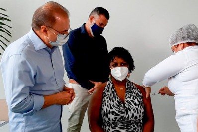 Profissionais de saúde terão dose de reforço em Angra