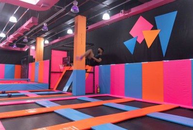 São Gonçalo inaugura primeiro parque de trampolim e escalada da cidade