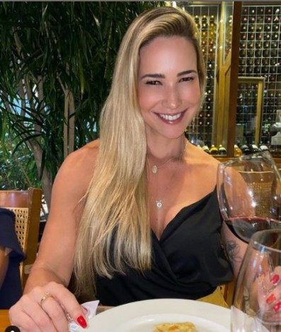 Ana De Biase - Reporter 03