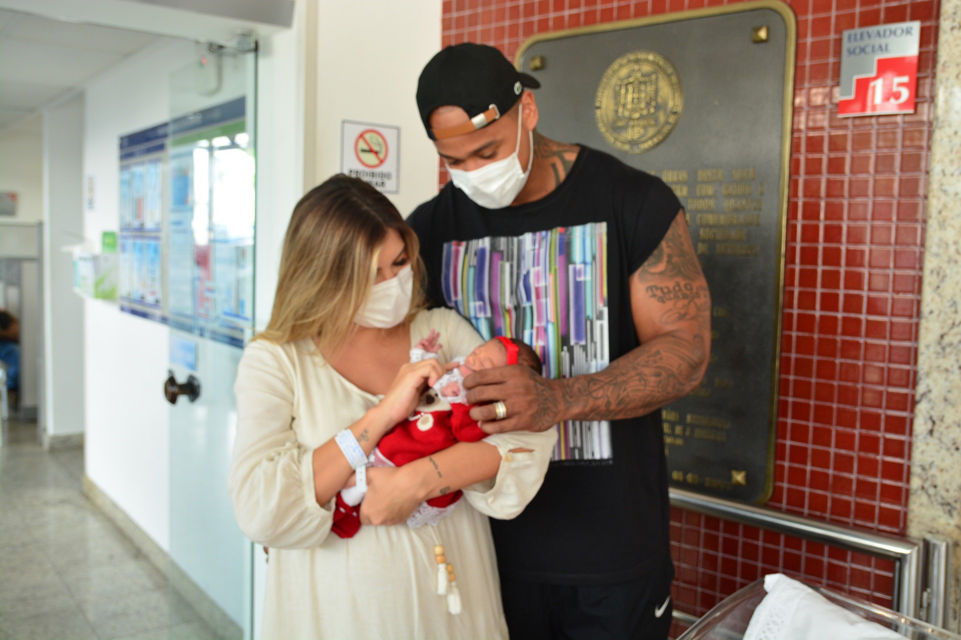 Lorena Improta e Léo Santana - Divulgação/AgNews