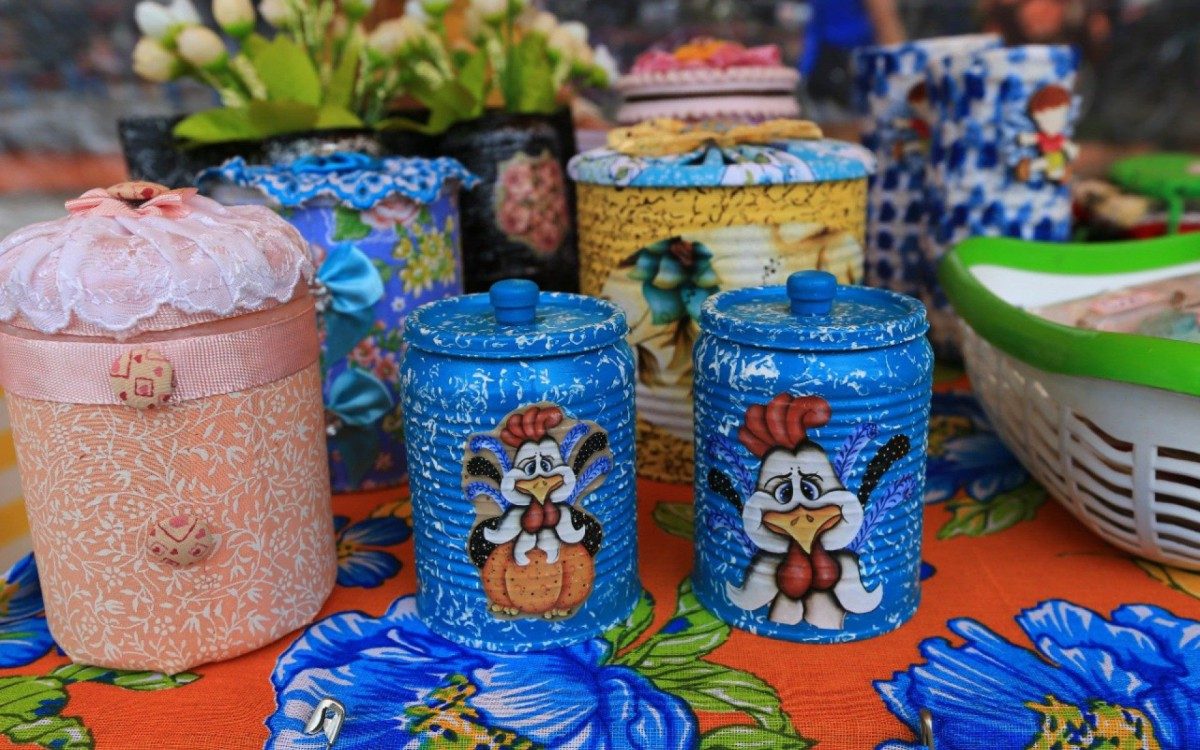 Diversos produtos artesanais s&atilde;o expostos nas feiras, propiciando assim que a venda direta para o p&uacute;blico