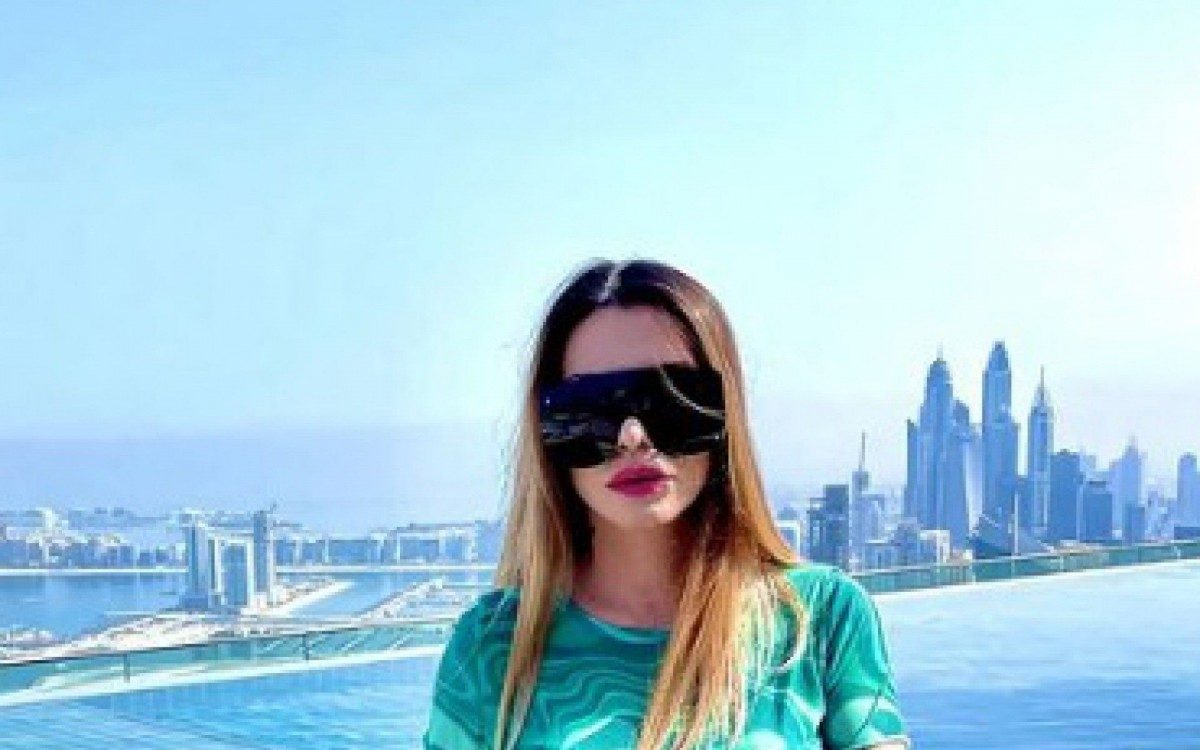 Cleo está em Dubai