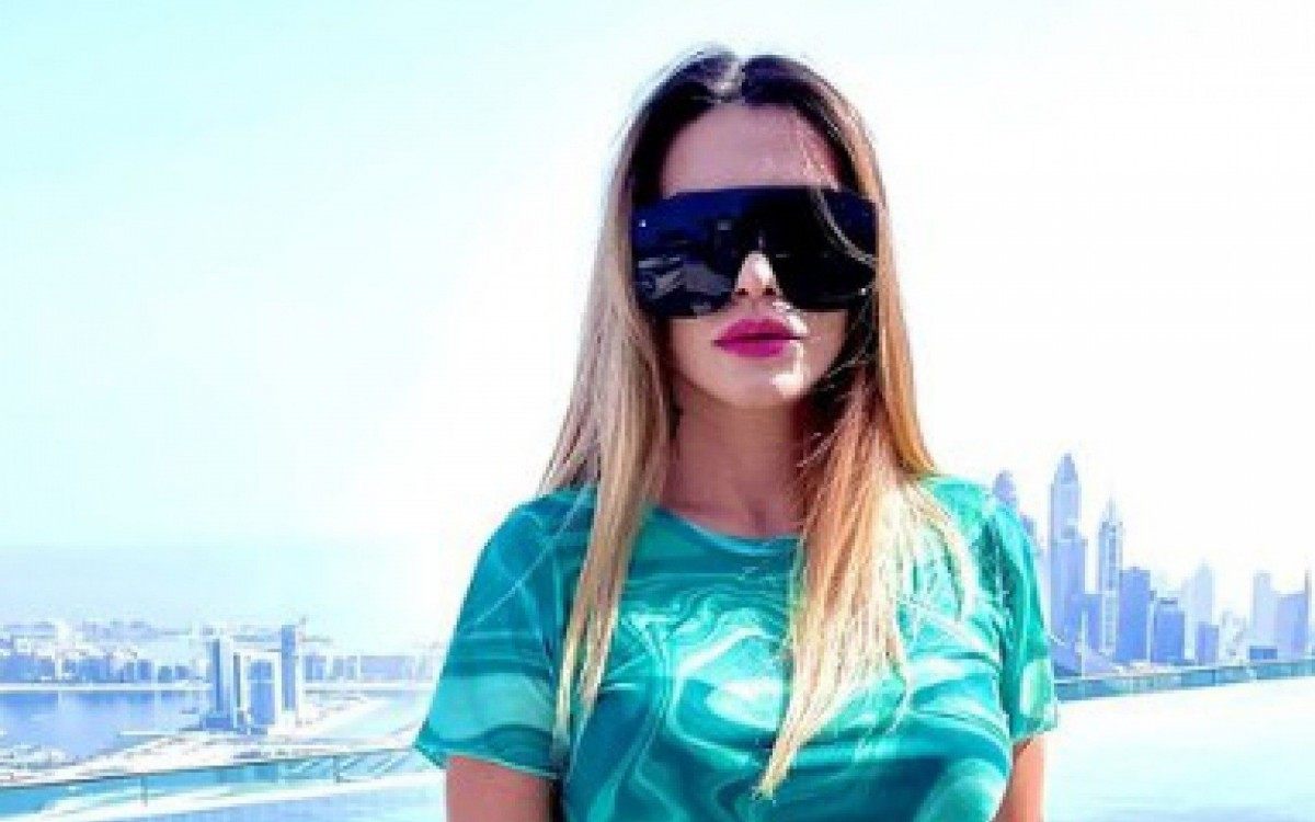 Cleo está em Dubai