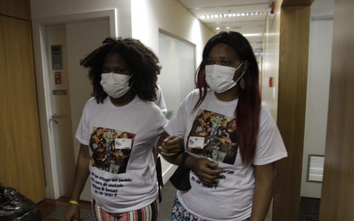 M&atilde;e de Samuel e vi&uacute;va de William, S&ocirc;nia Bonfim, chega para a reuni&atilde;o no gabinete da deputada - Marcos Porto/Ag&ecirc;ncia O Dia