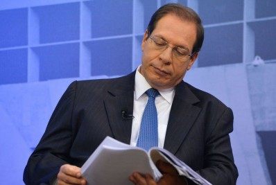 TSE permite a Bolsonaro e PT acessarem provas do inquérito das fake news