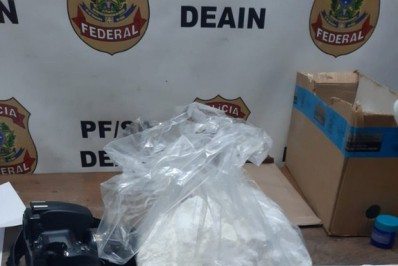 Polícia Federal prende idosa que tentava viajar com 2kg de cocaína
