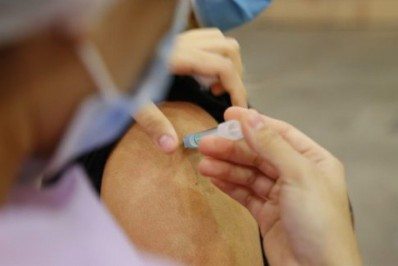 Araruama aplica 3ª dose contra a Covid em imunossuprimidos acima de 18 anos