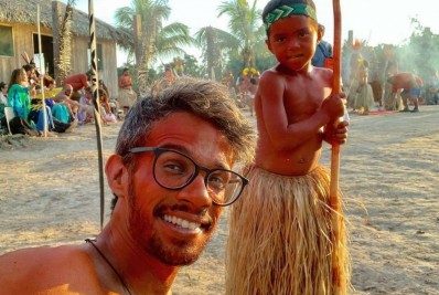 Influencer Marcos Strider relembra visita em aldeia indígena