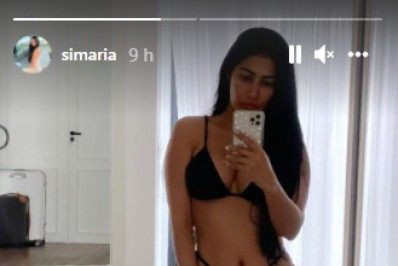 Simaria arrasa em clique sensual 