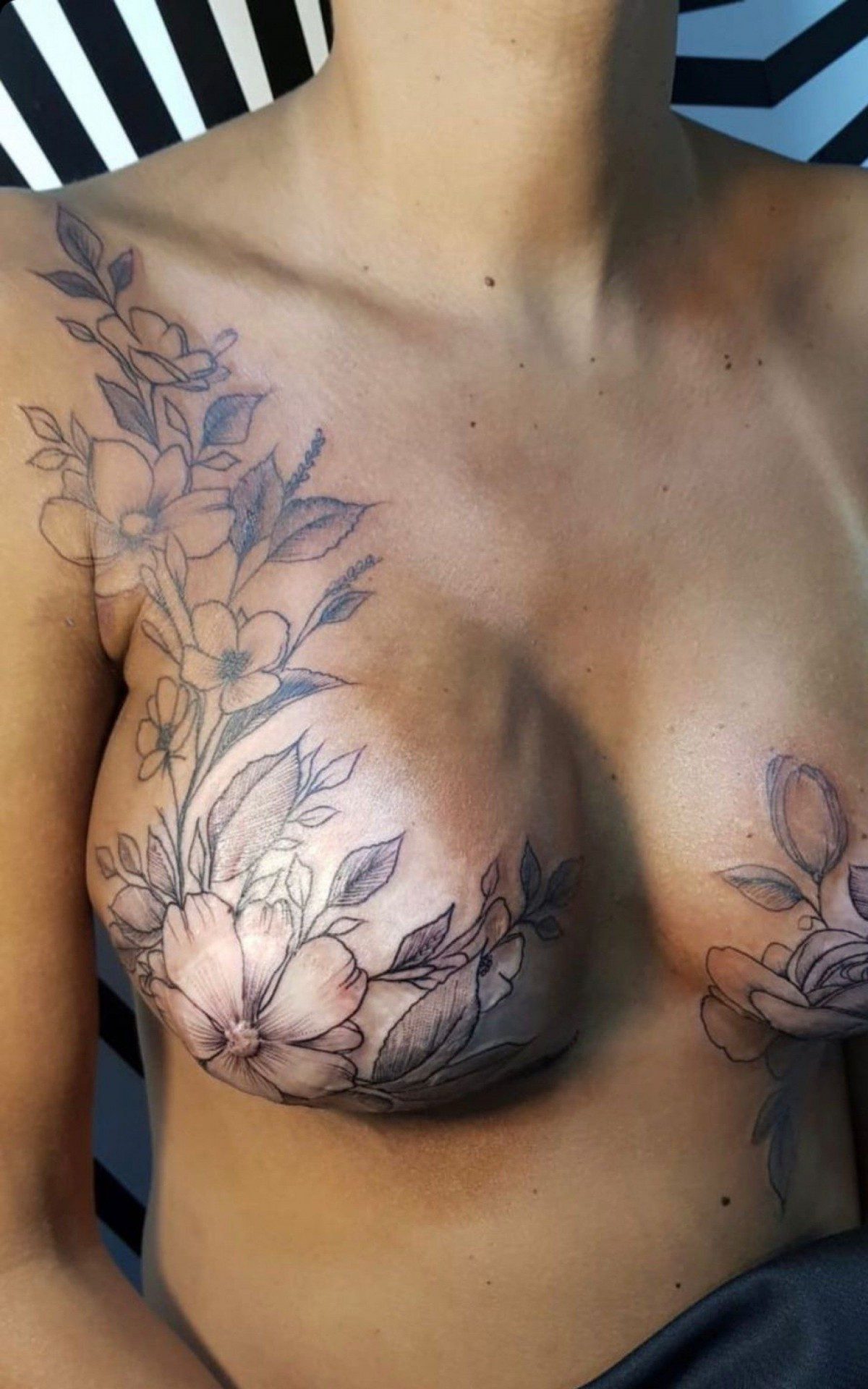 Tatuador do Rio de Janeiro oferece seu talento para ajudar mulheres que passaram por mastectomia - Divulgação