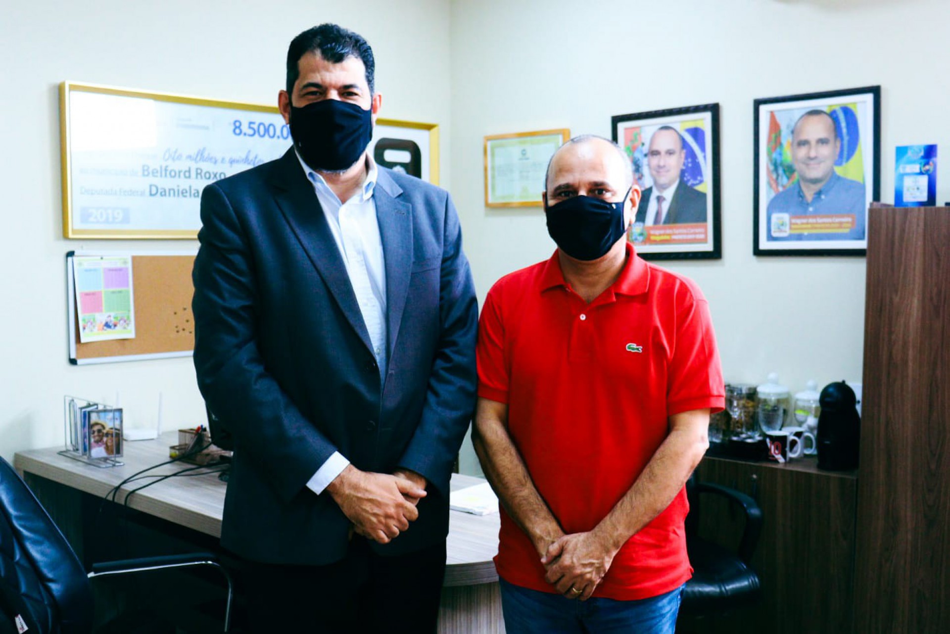 O diretor superintendente da &Aacute;guas do Rio, Cleyson Jiacomini, e o prefeito Waguinho  - Gilberto Rocha / PMBR