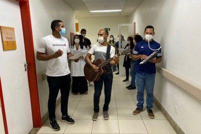 Cantata emociona pacientes, acompanhantes e colaboradores de hospital municipal, em Quissamã