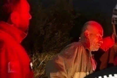 Homem bêbado é dado como desaparecido e ajuda amigos na busca por ele mesmo