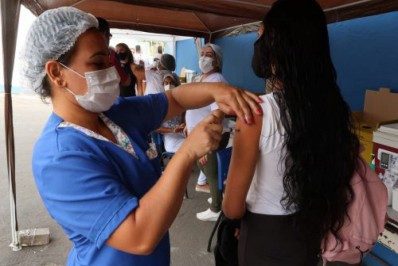 A hora e a vez da segunda dose nos jovens com mais de 18 anos