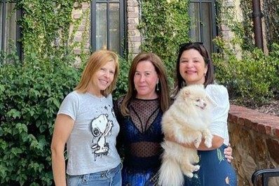 Rose Miriam posta foto com Zilu e mais amigas na Flórida