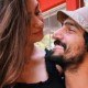 Grávida, Thaila Ayala posta clique apaixonado com Renato Goés