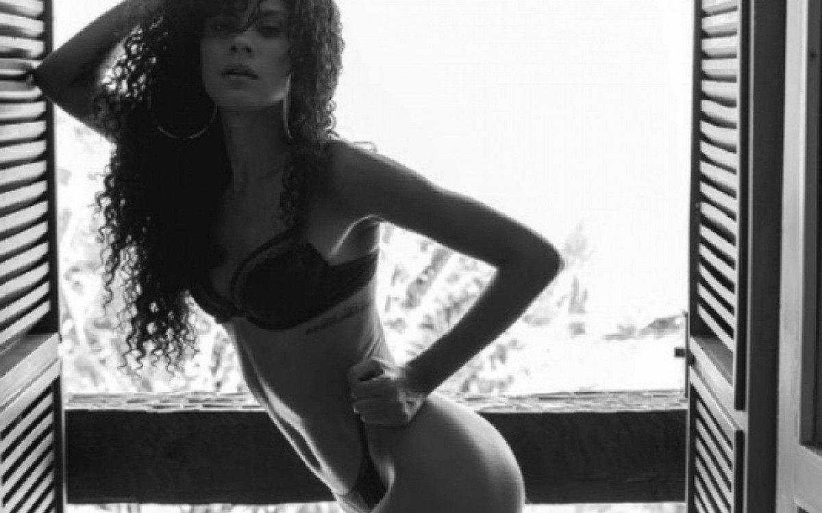 Cristina Mendon&ccedil;a &eacute; musa do Botafogo