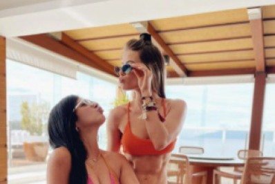 Mulher revela que fez bebê com jogador da Seleção em férias polêmicas de Neymar