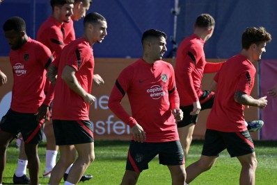 Na véspera do clássico com o Barça, Suárez expõe mágoas e pode decretar queda de Koeman