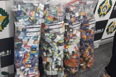 Polícia apreende quase mil caixas de medicamentos irregulares em farmácia de Campos