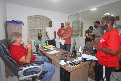 Feirantes da Rasa são atendidos pelo Prefeito Alexandre Martins