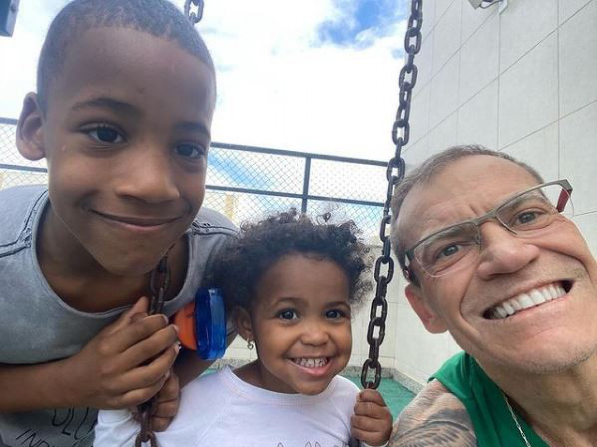 Fabiano com seus filhos, Gabriel e Mariana - Reprodução / Instagram