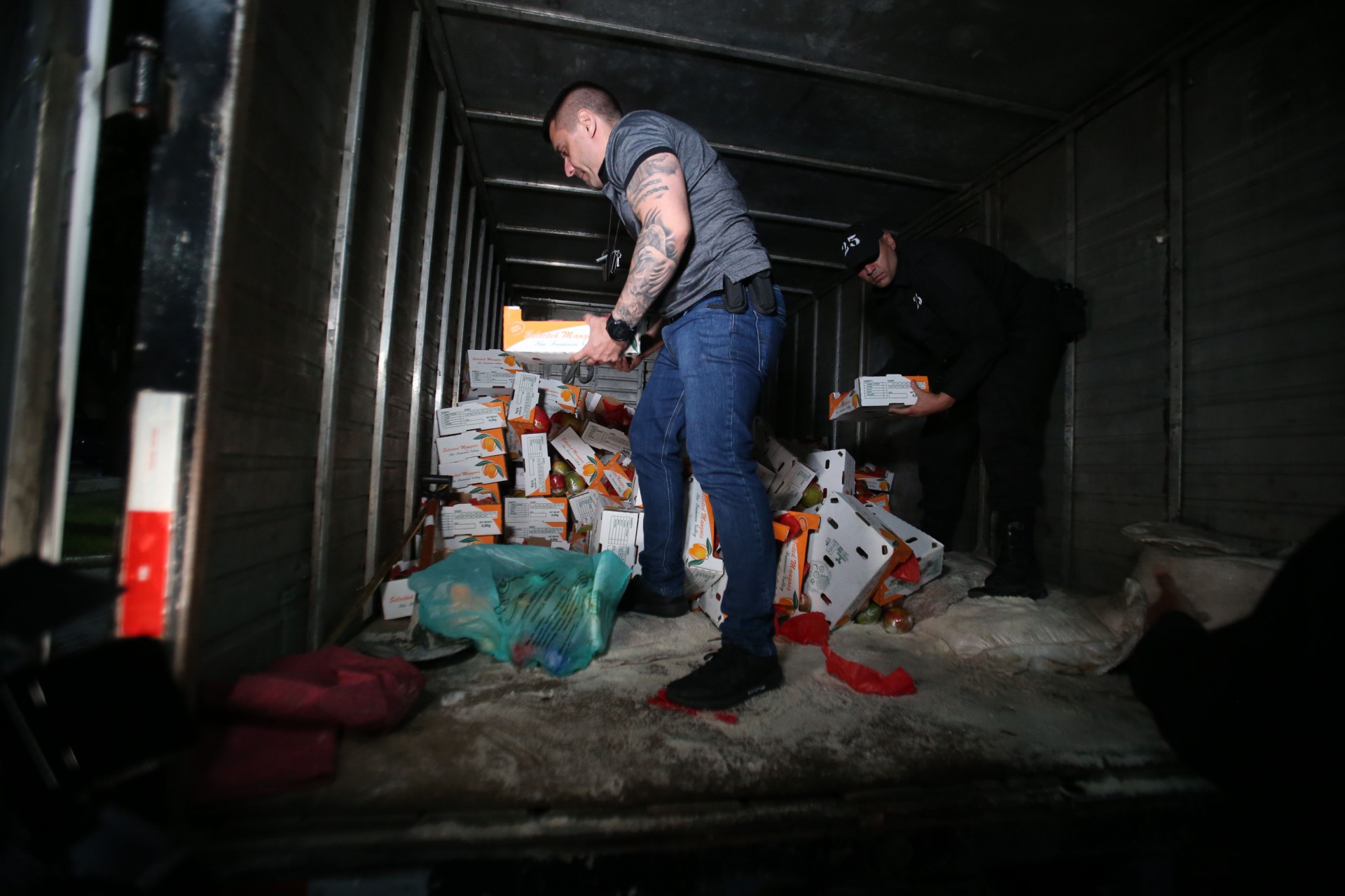 Criminosos escondiam coca&iacute;na dentro de mangas para enviar &agrave; Europa - Cl&eacute;ber Mendes