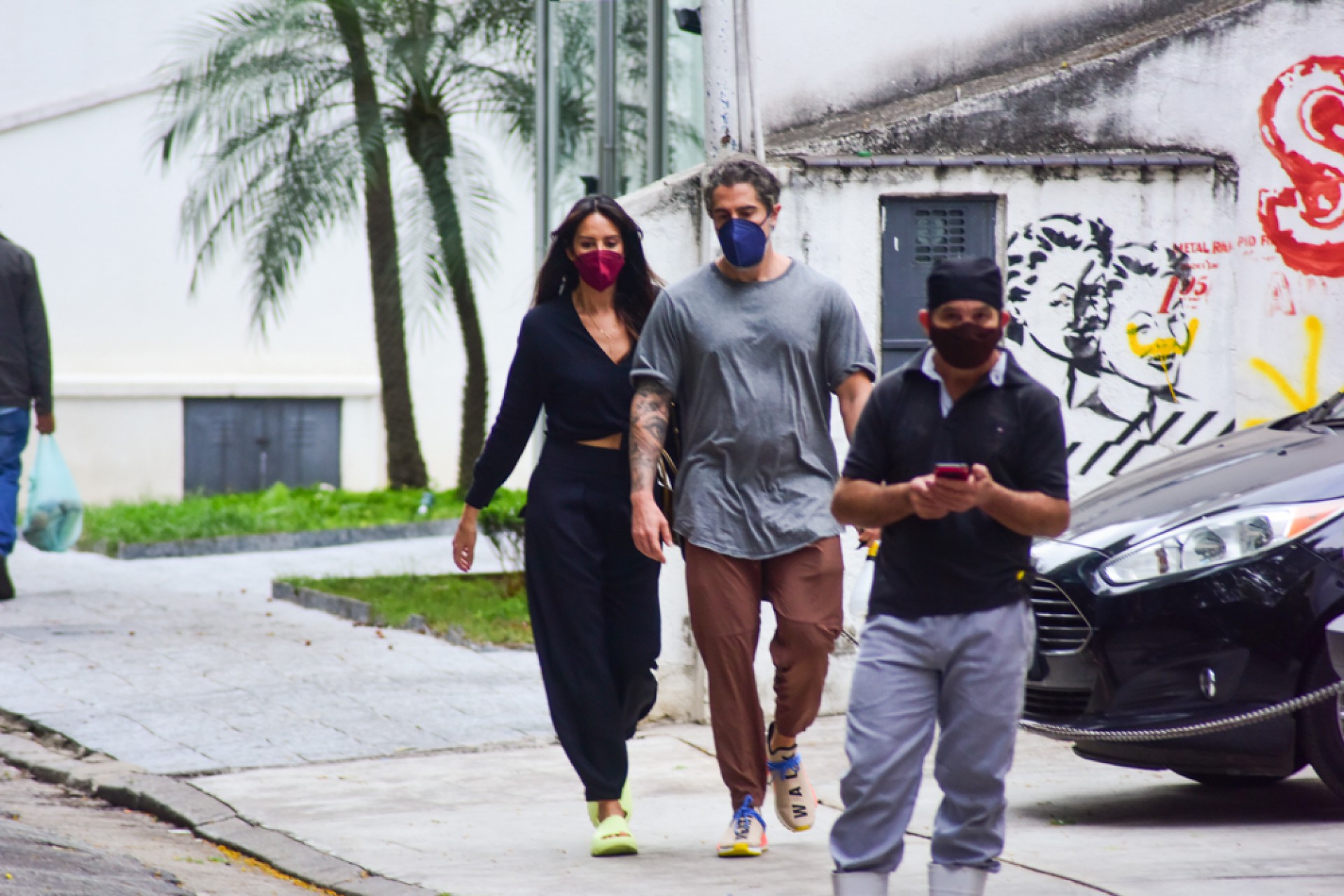 Marcos Mion e Suzana Gullo passeiam em SP - Ag. News