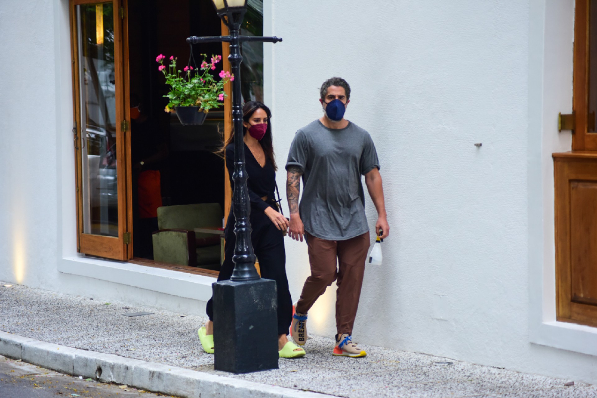 Marcos Mion e Suzana Gullo passeiam em SP - Ag. News