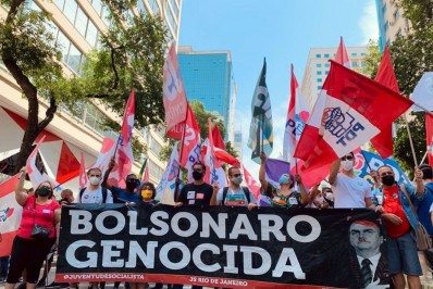 'Precisamos tirar Lira da inércia', diz Ciro em ato contra Bolsonaro no Rio