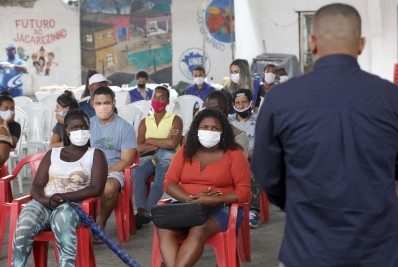 Moradores do Jacarezinho recebem curso de capacitação profissional para tentar vagas de emprego 